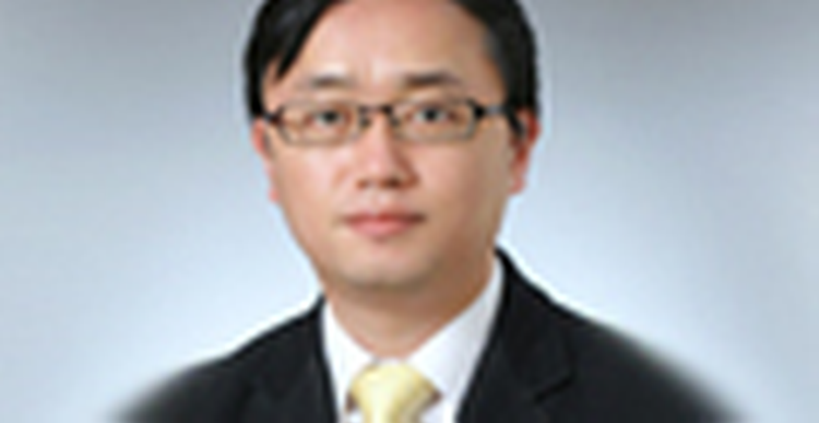 Professor Kim Sang-Woo