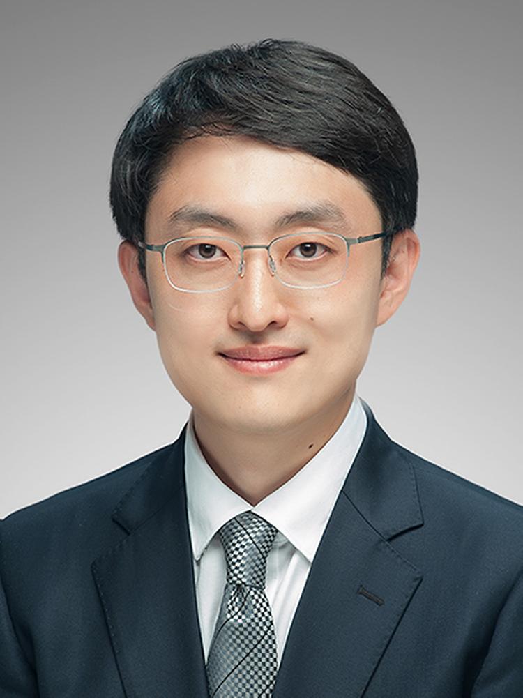 Professor Kang Kyung-hyun